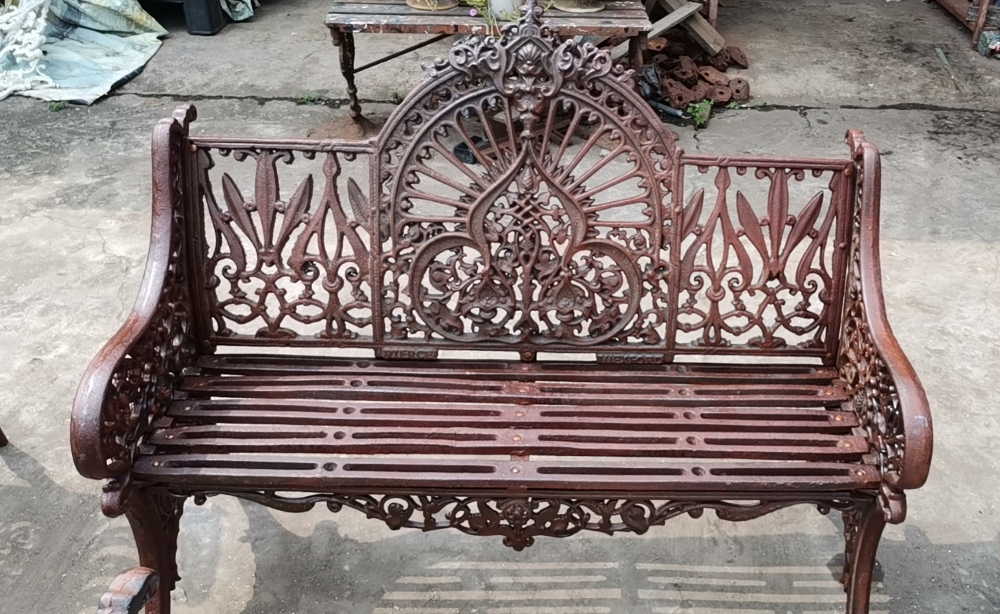 Lotus Bench