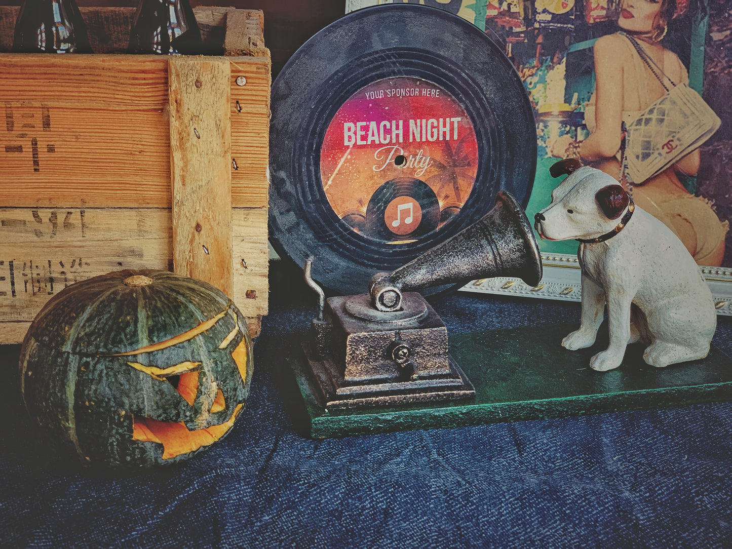 Nipper Dog with Gramophone 1