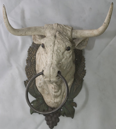 Cow  Head  W/Ring