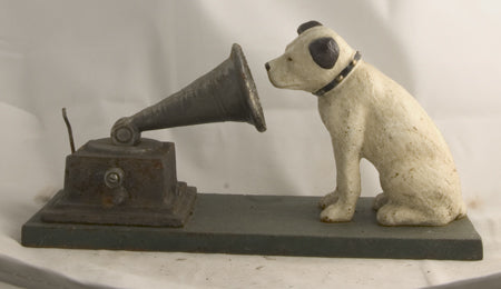Nipper Dog with Gramophone 1
