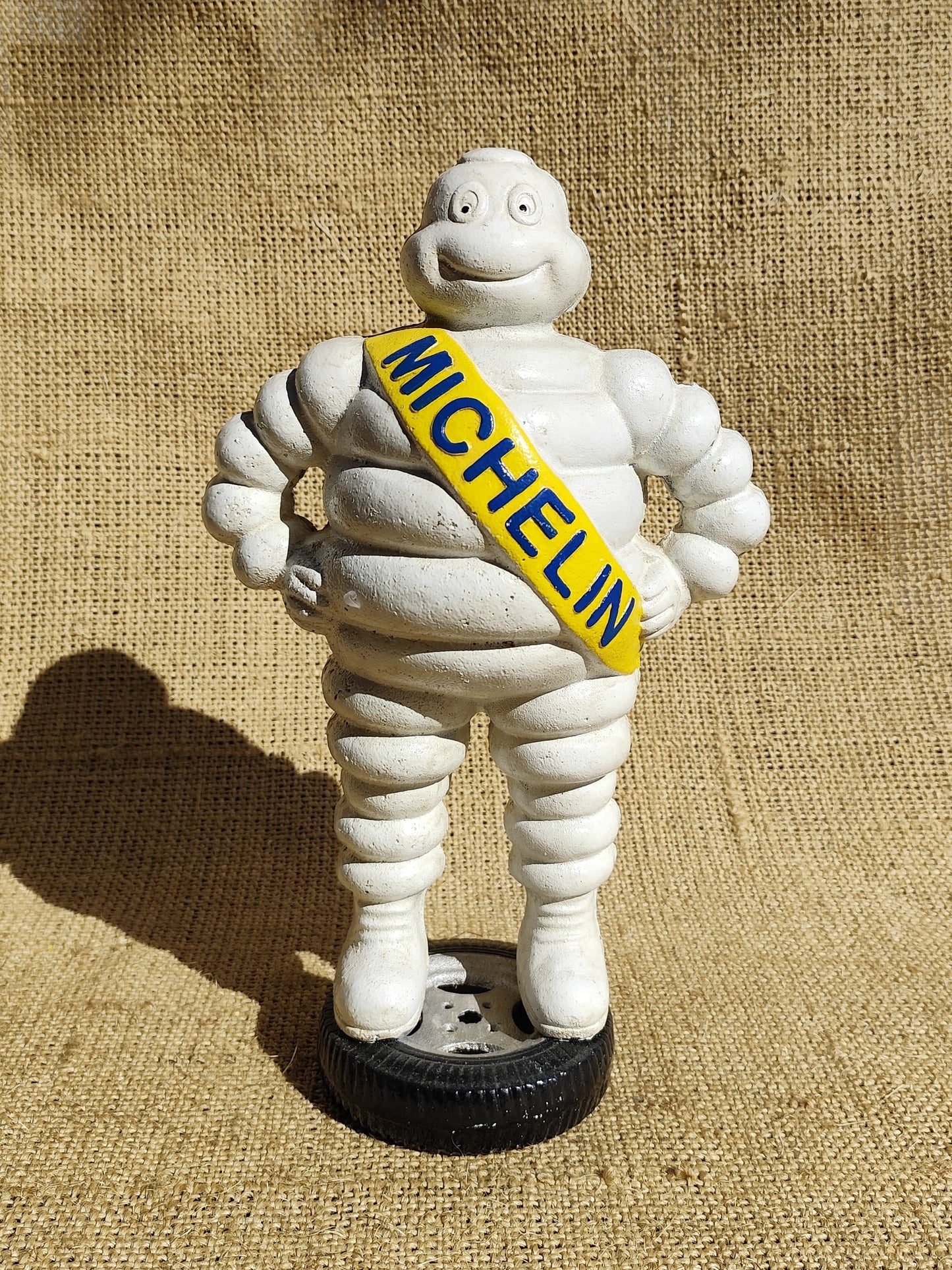Tire Man Stand On Base 40cm