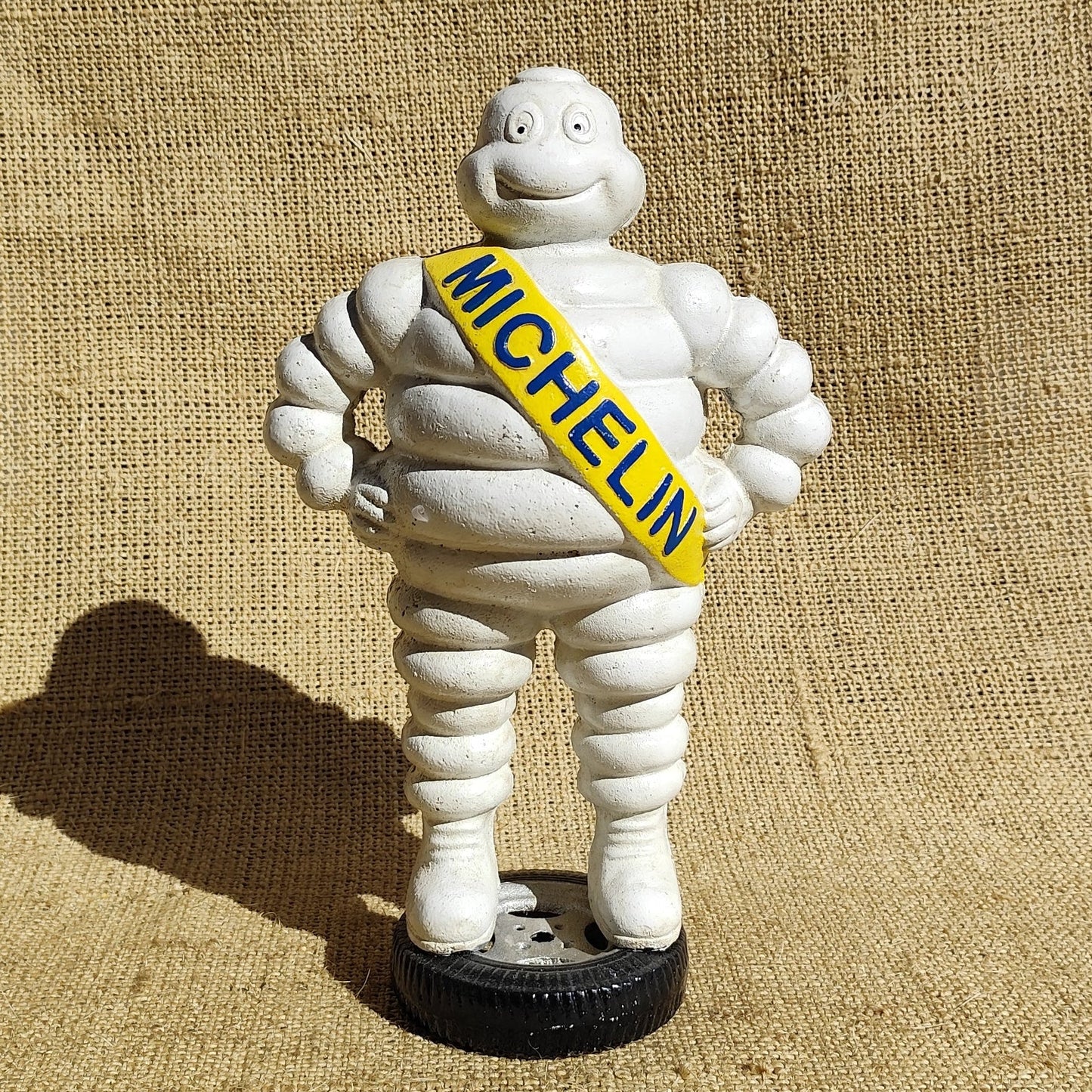 Tire Man Stand On Base 40cm