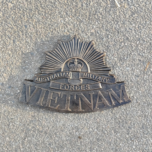 VIETNAM Military Badge