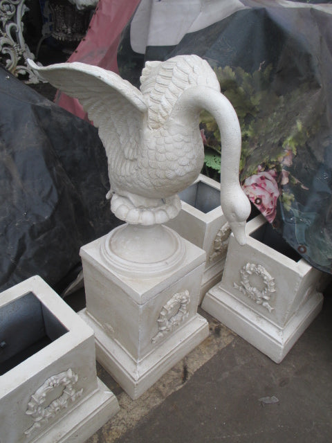 Large Swan with Base 46CM