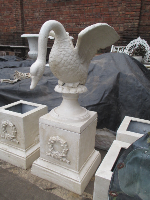 Large Swan with Base 46CM
