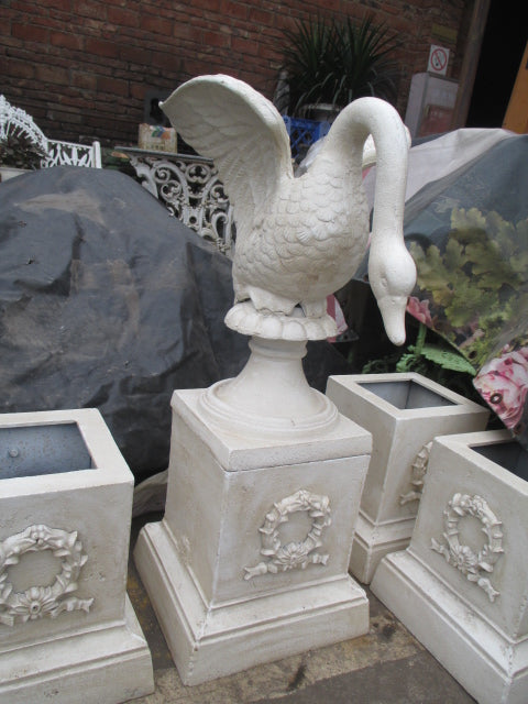 Large Swan with Base 46CM