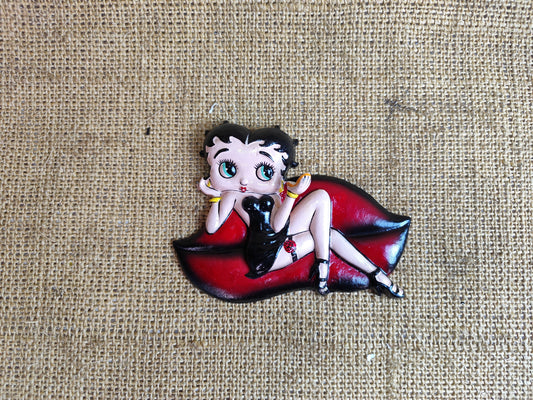 Betty on Lip Sofa
