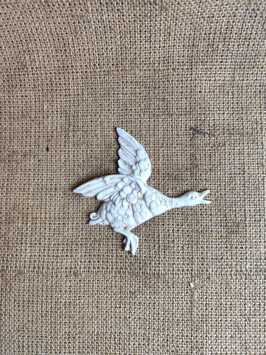 Wall Mount Flying Swan 18CM